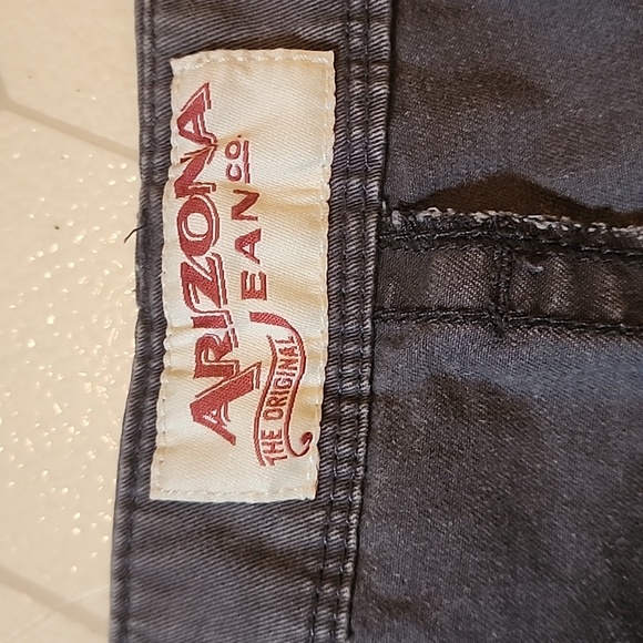 Cargo Shorts - Picture 2 of 9